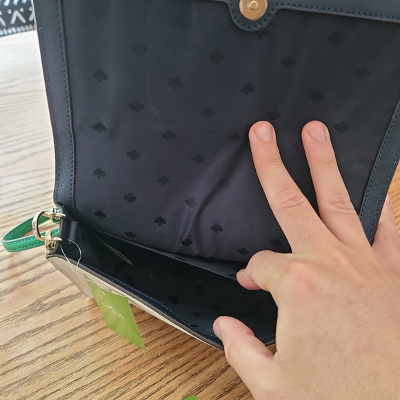 Kate spade crossbody - Picture 3 of 6